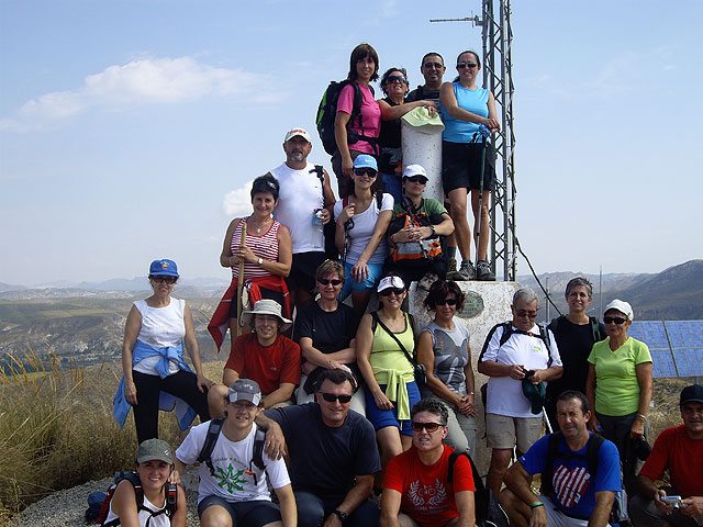 La primera ruta de senderismo de la temporada 2009/10, organizada por la concejalía de deportes, se celebró el pasado domingo, Foto 1