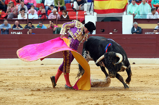 Casares triunfa en una novillada en la que sorprendi Conchi Ros y gust Ral Sez - 3