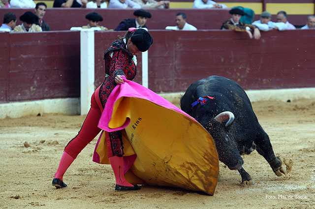 Casares triunfa en una novillada en la que sorprendi Conchi Ros y gust Ral Sez - 13