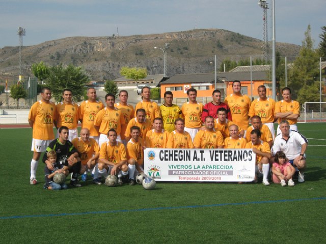 Viveros La Aparecida patrocinará al Cehegín de ‘Veteranos’ esta temporada - 1, Foto 1