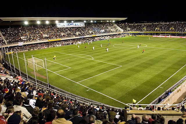 Recomiendan acudir a pie al encuentro entre el Cartagena y el Castellón - 1, Foto 1