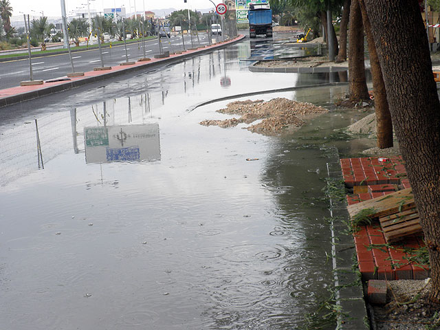“Las inundaciones de ayer confirman las prisas del PP por acabar las obras del tramo Miguel Indurain a su paso por Zarandona... - 1, Foto 1