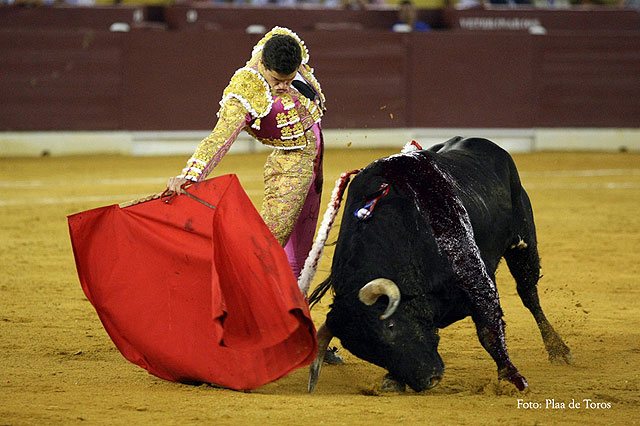 Talavante triunfa ante una corrida de Salvador Domecq a la que le falt fuerza - 1