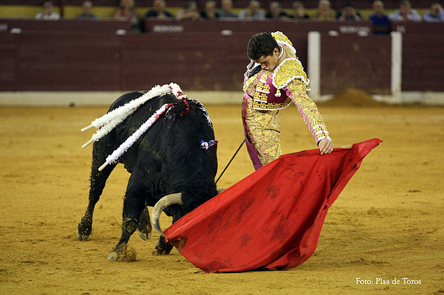 Talavante triunfa ante una corrida de Salvador Domecq a la que le falt fuerza - 5