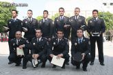 Once agentes de la Polica Local de Totana reciben los diplomas acreditativos de su formacin en un acto en el Cuartel de Artillera de Murcia