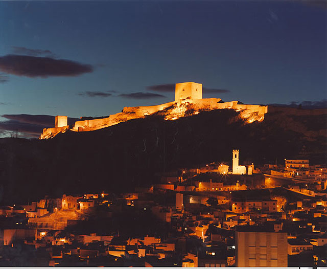 La muralla del Castillo de Lorca estrena esta noche una nueva iluminación más efectiva y que ahorra energía - 1, Foto 1