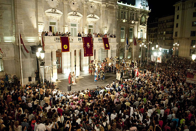 Javier Crdenas y su equipo de Atrvete prometen volver si el Cartagena asciende a Primera - 3