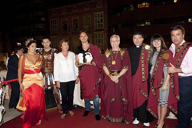 Javier C�rdenas y su equipo de Atr�vete prometen volver si el Cartagena asciende a Primera - 8