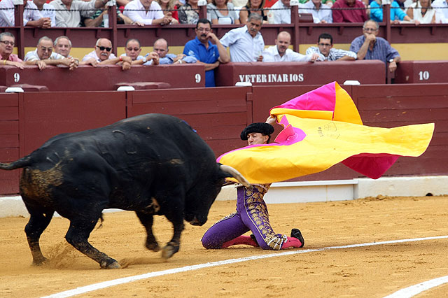 Puerta grande para “Rafaelillo”, El Fandi y Perera como cierre de las corridas de la Feria de Murcia - 1