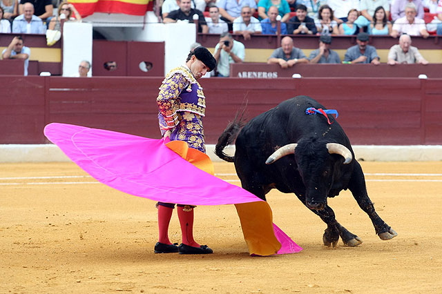 Puerta grande para “Rafaelillo”, El Fandi y Perera como cierre de las corridas de la Feria de Murcia - 2