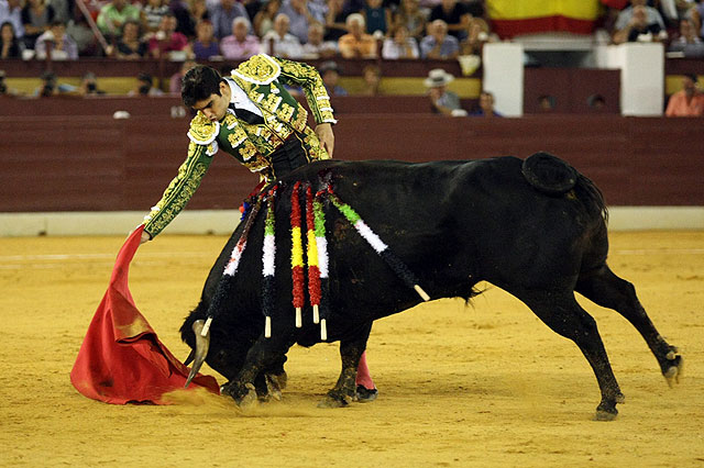 Puerta grande para “Rafaelillo”, El Fandi y Perera como cierre de las corridas de la Feria de Murcia - 9