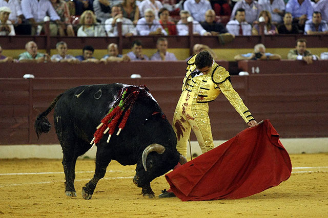 Puerta grande para “Rafaelillo”, El Fandi y Perera como cierre de las corridas de la Feria de Murcia - 8