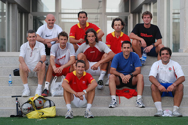 Tenistas y miembros de las selecciones de España e Israel juegan al fútbol en King’s College - 1, Foto 1