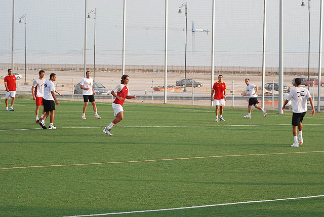 Tenistas y miembros de las selecciones de España e Israel juegan al fútbol en King’s College - 2, Foto 2