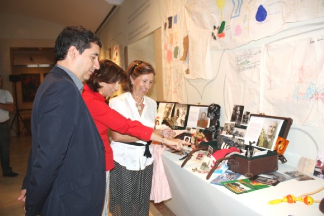 Una exposición muestra en el Mubam los trabajos de los enfermos de Alzheimer - 1, Foto 1