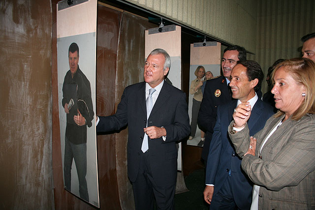 Valcárcel inaugura el nuevo cuartel de la Policía Local de Yecla, que reforzará la seguridad ciudadana en la localidad - 4, Foto 4