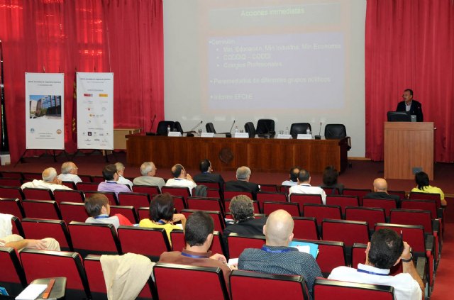 Profesores de universidades españolas debatieron sobre los estudios de Ingeniería Química en el Espacio Europeo - 1, Foto 1
