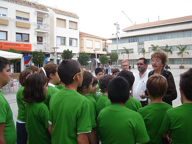 Escolares  de San Javier practican educación vial en bicicleta por las calles del centro en el día sin coches - 2, Foto 2