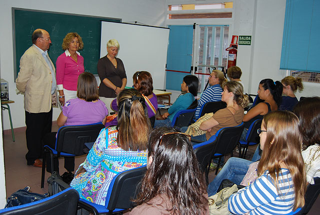 Se inaugura el Taller para la Adquisicin de Habilidades y Competencias Profesionales Bsicas para el Empleo, Foto 1