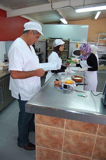 Lorquí imparte un curso gratuito de cocina para inmigrantes - 3, Foto 3