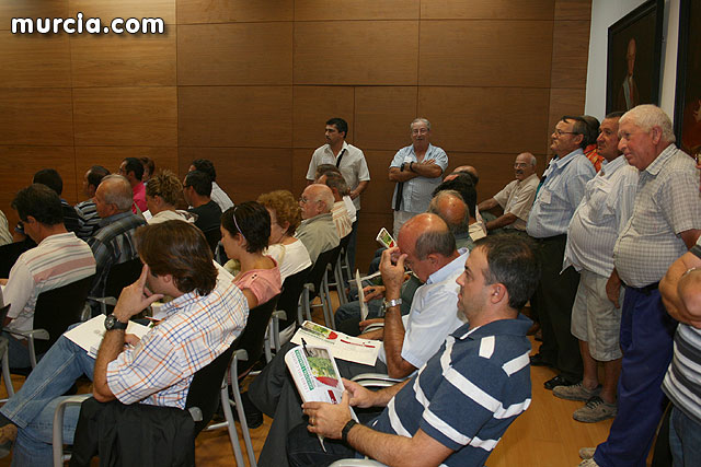 Mañana jueves, productores de Uvas de Espuña convocados por COAG, se concentrarn a las 16:30 horas ante el ayuntamiento de Totana - 12