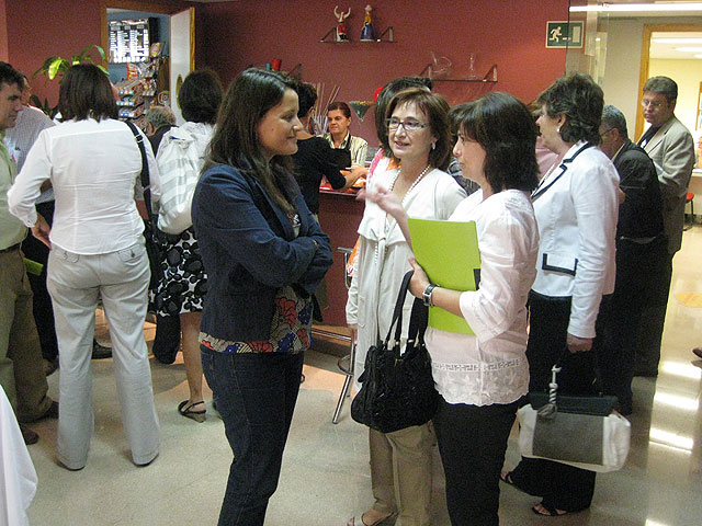 Juventud expone su oferta a los directores de IES - 1, Foto 1