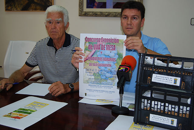 El Ayuntamiento presenta en su 42 edicin la Exposicin de Uva de Mesa y Productos del Bajo Guadalentn, Foto 1