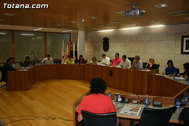 El Pleno aprueba un total de siete proyectos de regeneración de calles, sustitución de aceras y servicios generales del POS 2010, Foto 1