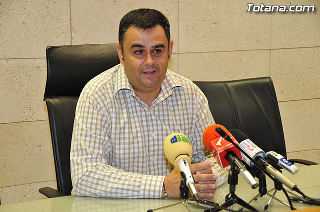 El alcalde mantiene una reunión con la consejera de Presidencia para establecer las líneas de acción para este año, Foto 2