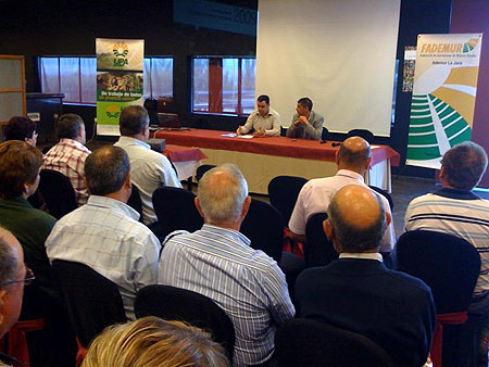 El alcalde destaca la importancia de los sectores productivos en el marco de las jornadas de Seguros agrarios, hortalizas y cultivos protegidos, Foto 1