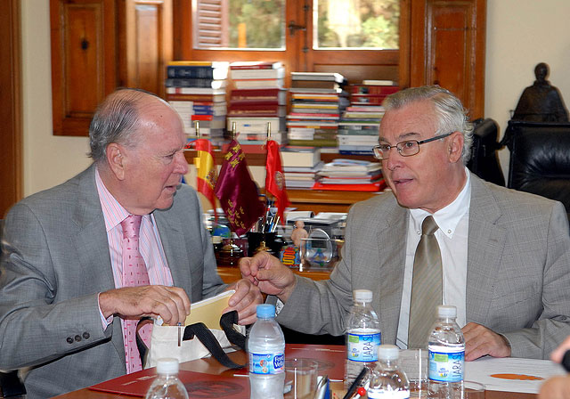 Los miembros de la comunidad universitaria tendrán acceso a la biblioteca personal de José  Luis Pardos - 2, Foto 2