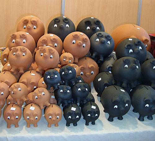 En Feramur 2009 en el stand de la Asociación Nacional de Amigos del Barro podemos comprar la típica hucha de ‘cerdito’ - 1, Foto 1