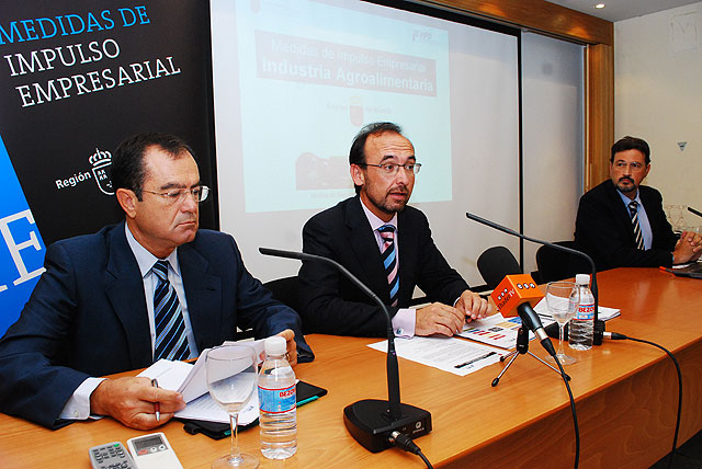  Marín presenta los resultados junto al director del Instituto de Fomento, Juan José Beltrán, y el presidente Centro TEcnológico Nacional de la Conserva y la Alimentación, José García Gómez, Foto 1