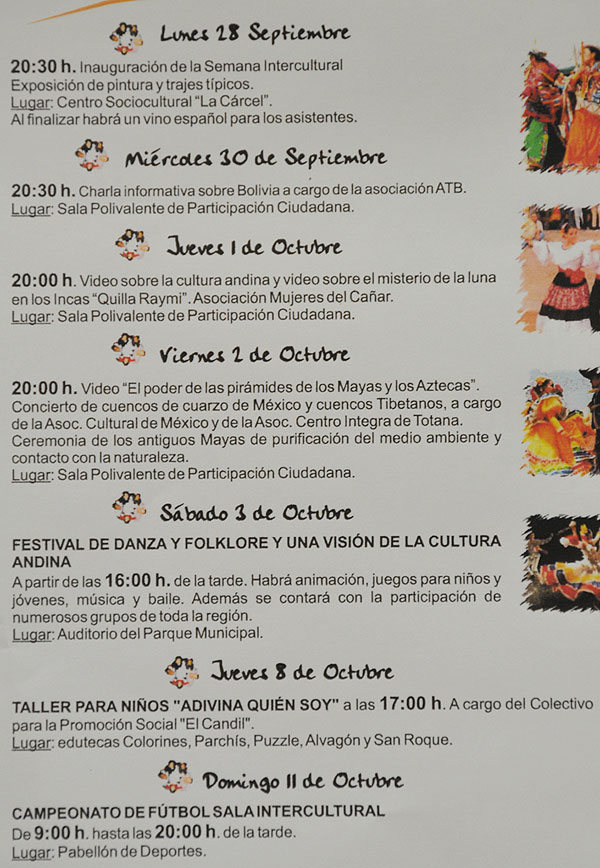 Hoy se inaugura la “III Semana Intercultural” con una exposición de pinturas y trajes típicos en el Centro Sociocultural “La Cárcel, Foto 2