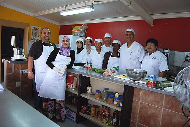 Lorquí está impartiendo un curso gratuito de cocina para inmigrantes - 2, Foto 2