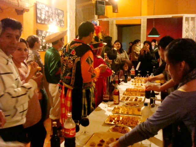 Inauguración de la “Exposición de pinturas y trajes típicos” en el centro sociocultural “La Cárcel”, Foto 2