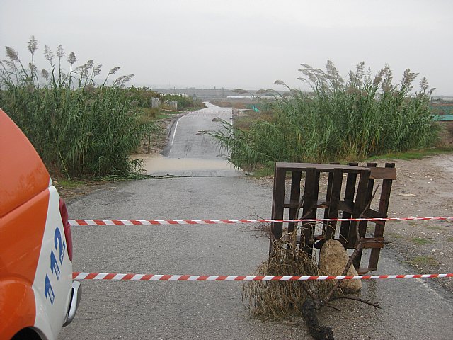 Policía Local y Protección Civil participaron el dispositivo de seguridad establecido con motivo de las lluvias caídas en Totana, Foto 1