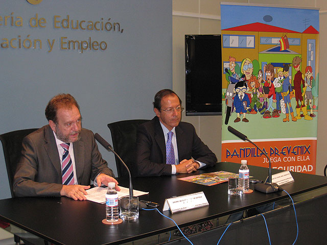 El consejero de Educación, Formación y Empleo, Constantino Sotoca y el presidente de la Federación de Municipios y alcalde de Murcia, Miguel Ángel Cámara, Foto 1