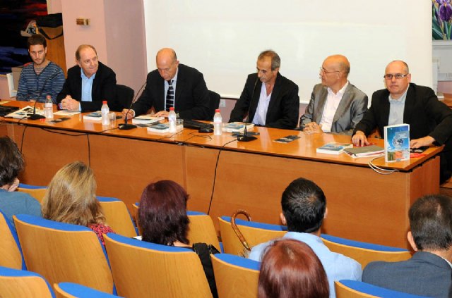 La UMU presenta un libro sobre medidas a tomar frente al cambio climático - 1, Foto 1