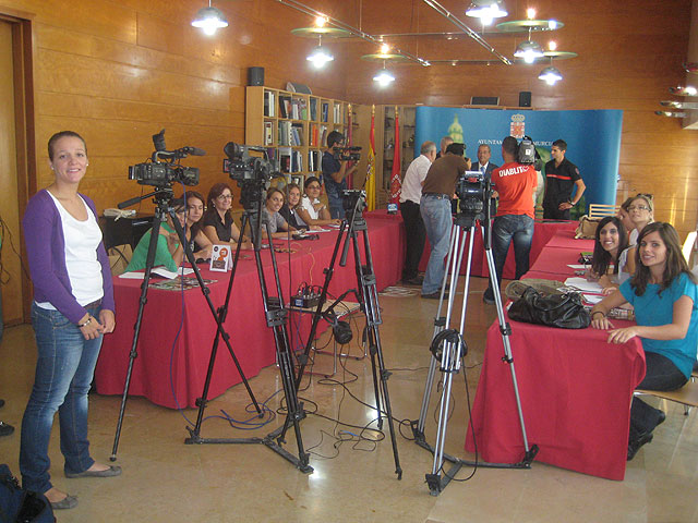 Meses solidarios - 1, Foto 1