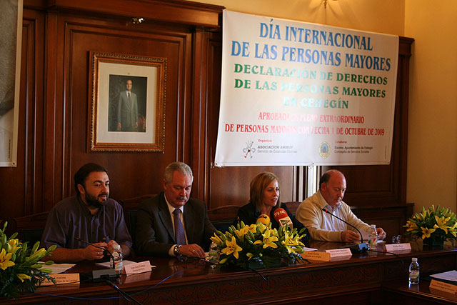 Cehegín aprueba una declaración de derechos humanos para sus mayores - 2, Foto 2