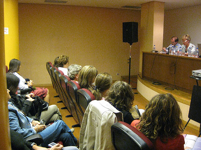 El Ayuntamiento apuesta por la cooperación y la igualdad de oportunidades entre hombres y mujeres - 2, Foto 2