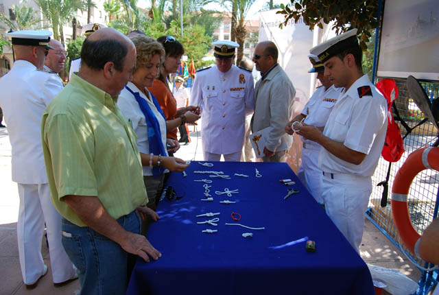 La Exposición Estática de la Armada Española se puede visitar en la Plaza de la Constitución, Foto 4