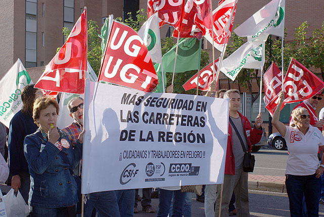 Exigen a Ballesta que garantice la seguridad en las carreteras de la Región - 2, Foto 2