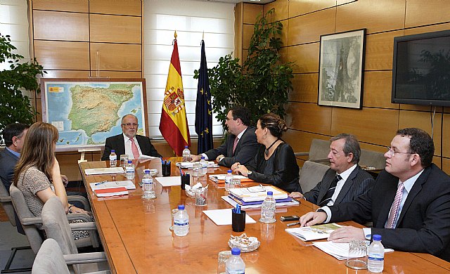 La Comunidad y Fomento trabajan para la llegada del AVE a la Región - 1, Foto 1