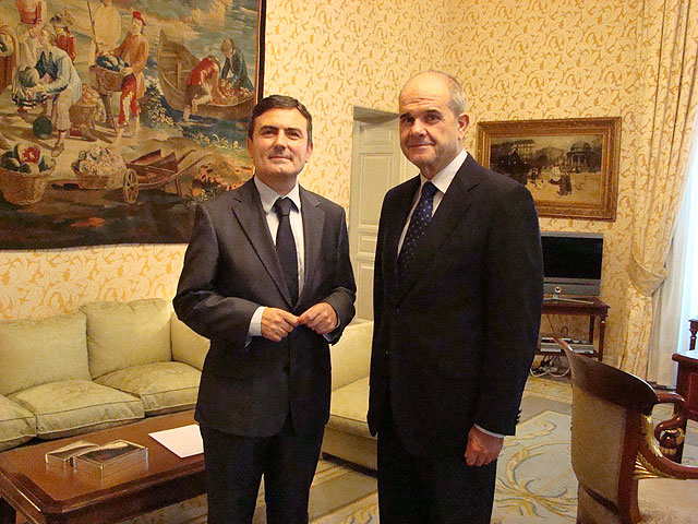 Chaves y Saura están de acuerdo en que las comunidades  participen en la estrategia para la salida de la crisis - 1, Foto 1