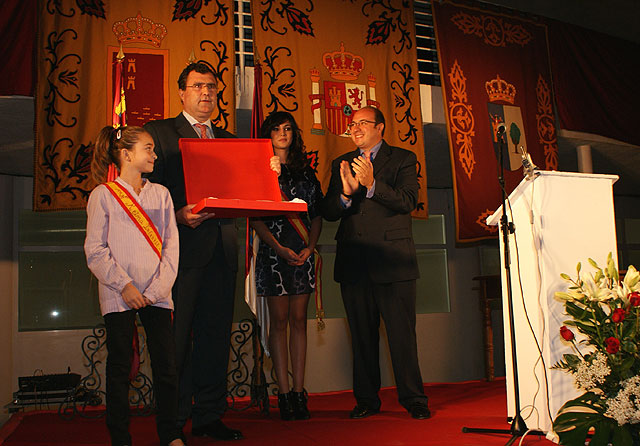 El consejero de Obras Públicas y Ordenación del Territorio abrió anoche las Fiestas de Puerto Lumbreras con la lectura del pregón - 2, Foto 2