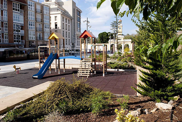 Pérgolas en forma de árboles darán sombra en la plaza del Rey - 3, Foto 3