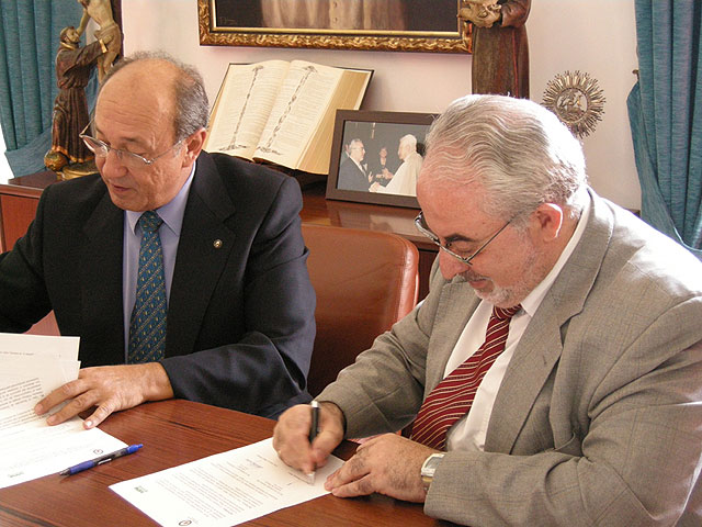 La UCAM firma un convenio de colaboración mutua con el sindicato de Enfermería SATSE - 1, Foto 1