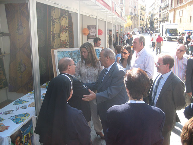 La Plaza de Santo Domingo y la Avenida Alfonso X acogen hasta mañana la Feria de ONG´D - 2, Foto 2